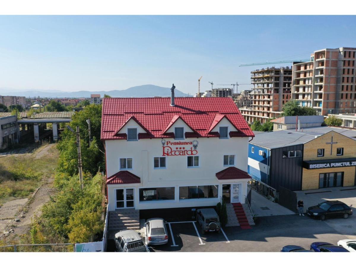Pensiunea Riccardo Brasov Bagian luar foto